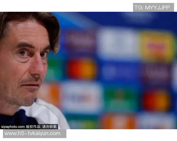 热刺球迷对球队推出的高价围巾表示强烈不满引发热议