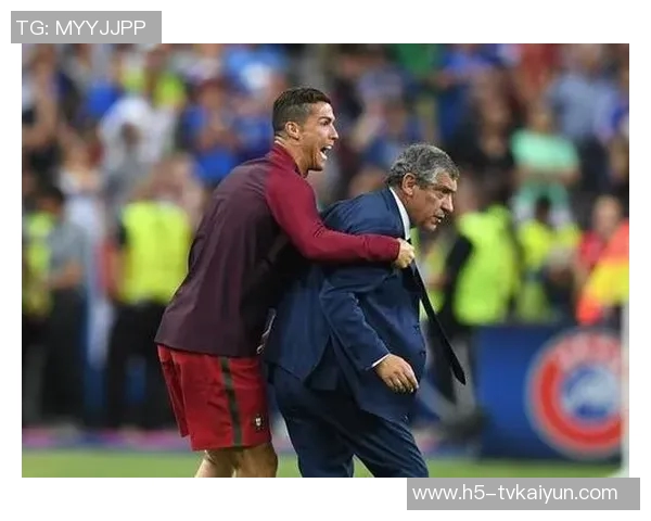 葡萄牙体育遭遇双重困扰飞机晚点抵达那不勒斯后遭烟花干扰 葡萄牙体育遭遇双重困扰飞机晚点抵达那不勒斯后遭烟花干扰